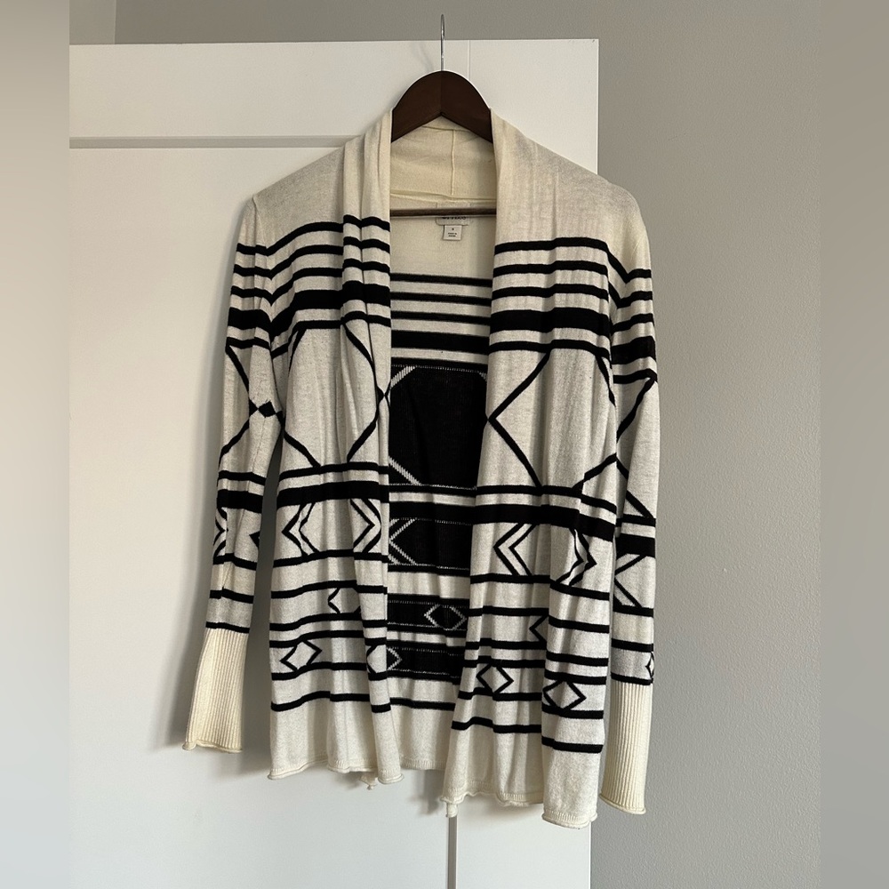 STYLUS Black and Cream Patterned Cardigan